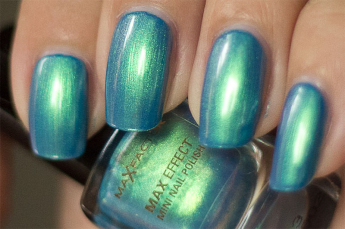 maxfactor-dazzlingblue-5