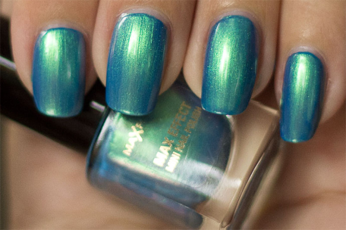 maxfactor-dazzlingblue-7